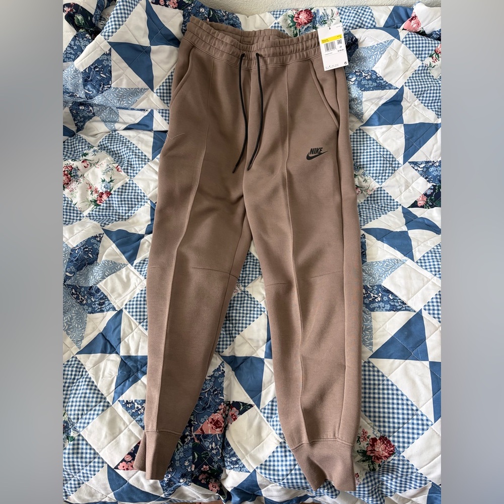 Nike womens Brown Fleece Jogger tech fleece Pants size S